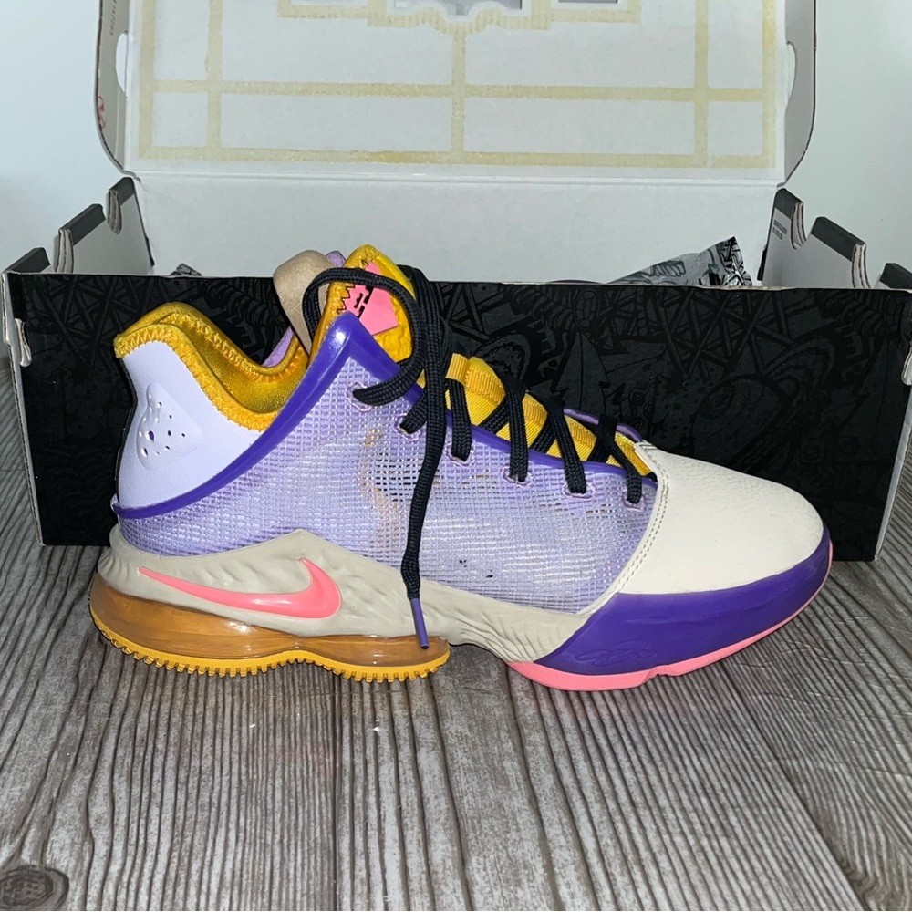 Lebron 19 Low “Mismatch” Men’s Basketball Shoes - Size 8